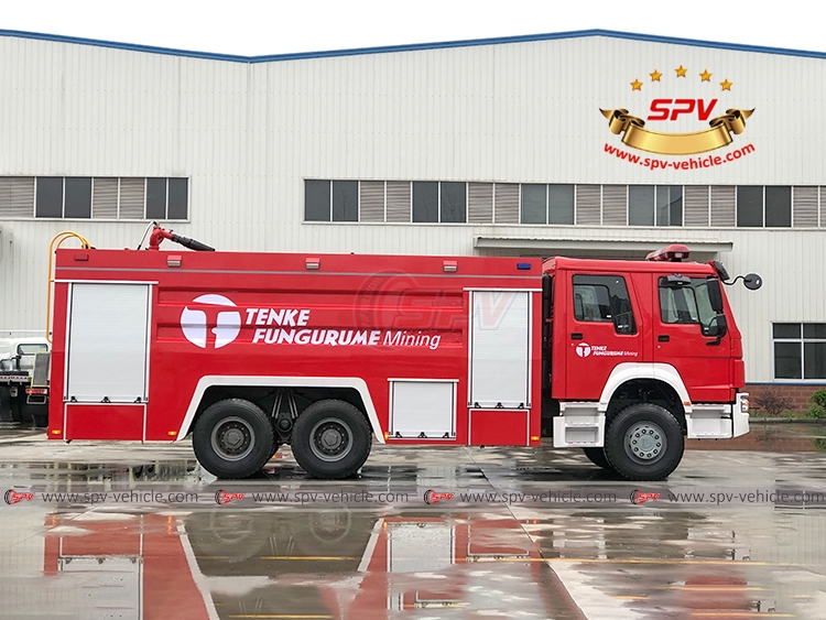 Foam Fire Tanker Sinotruk - RS